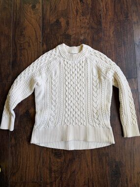 J.crew women’s ivory colored sweater size S (U9)